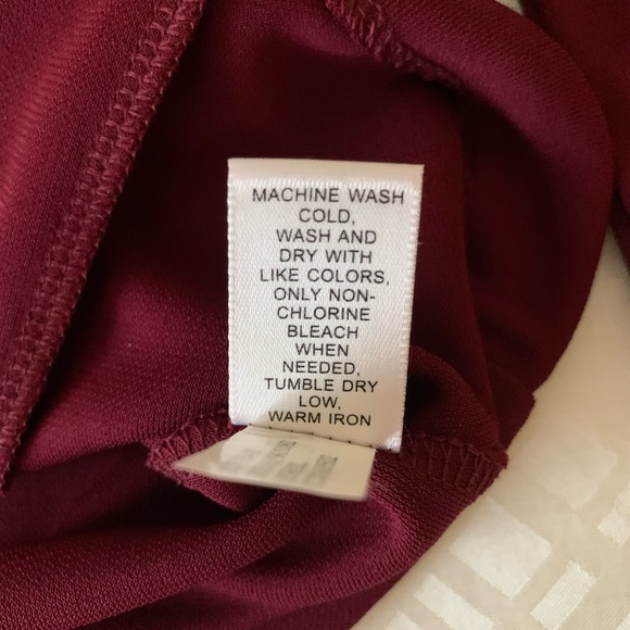 Banana Republic 2 Piece Set w/ Figure Flattering Details - Picture 15 of 16